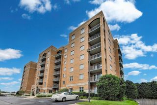 6815 N Milwaukee Avenue 708, Niles, IL 60714