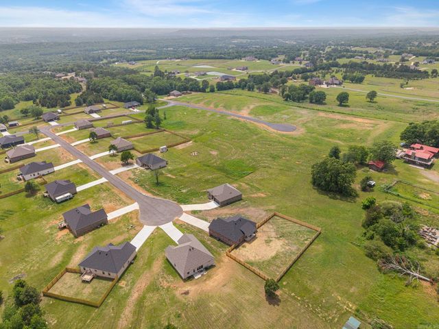 31 High Point Dr, Greenbrier, AR 72058