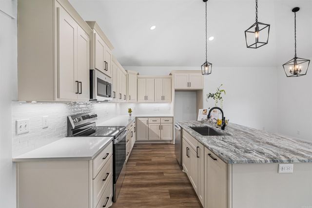 31 High Point Dr, Greenbrier, AR 72058