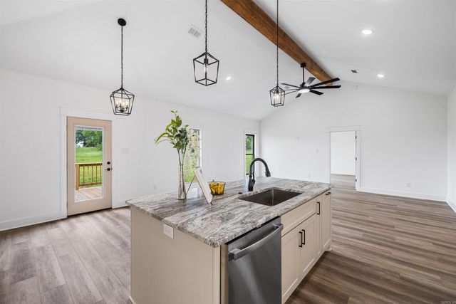 31 High Point Dr, Greenbrier, AR 72058