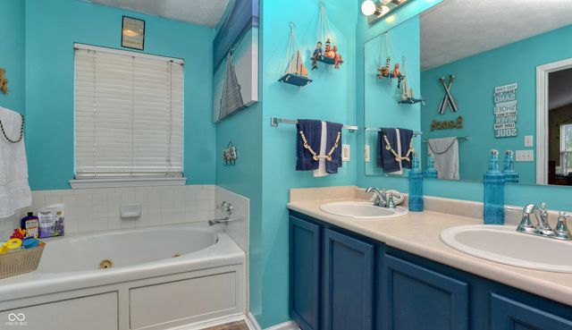 11814 Sinclair Drive, Indianapolis, IN 46235