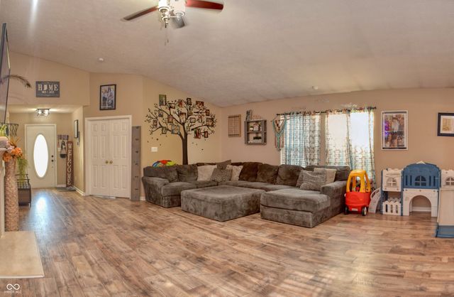 11814 Sinclair Drive, Indianapolis, IN 46235