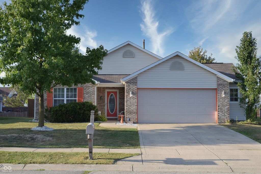 11814 Sinclair Drive, Indianapolis, IN 46235