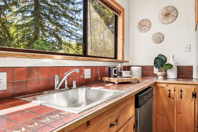 301 Upper Road, Boulder Creek, CA 95006