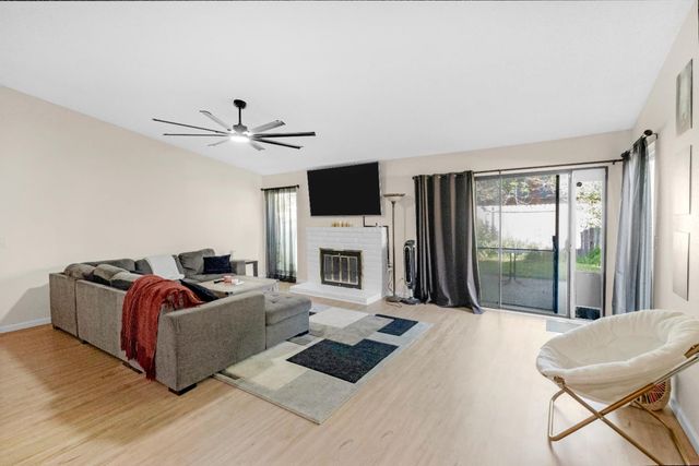 1367 Val Dr, Marysville, CA 95901