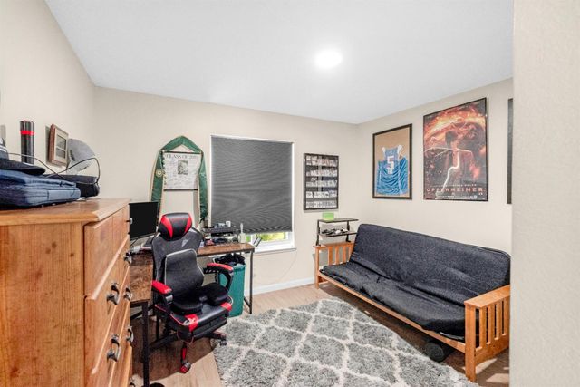 1367 Val Dr, Marysville, CA 95901