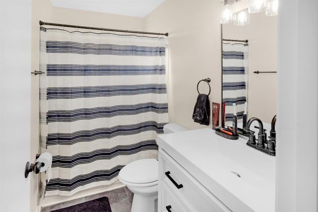 1367 Val Dr, Marysville, CA 95901