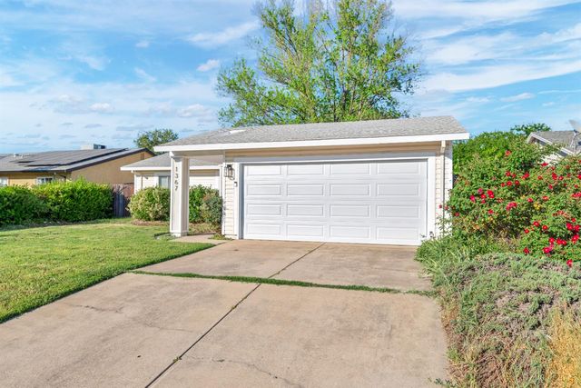 1367 Val Dr, Marysville, CA 95901