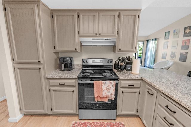 1367 Val Dr, Marysville, CA 95901