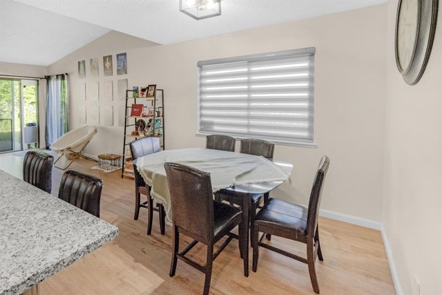 1367 Val Dr, Marysville, CA 95901