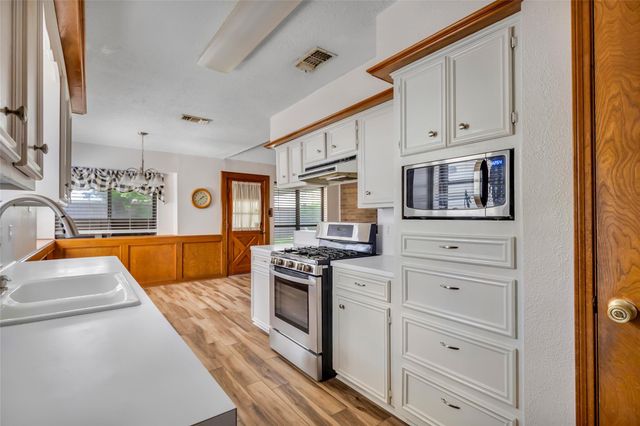 6006 Egypt Drive, Pasadena, TX 77505