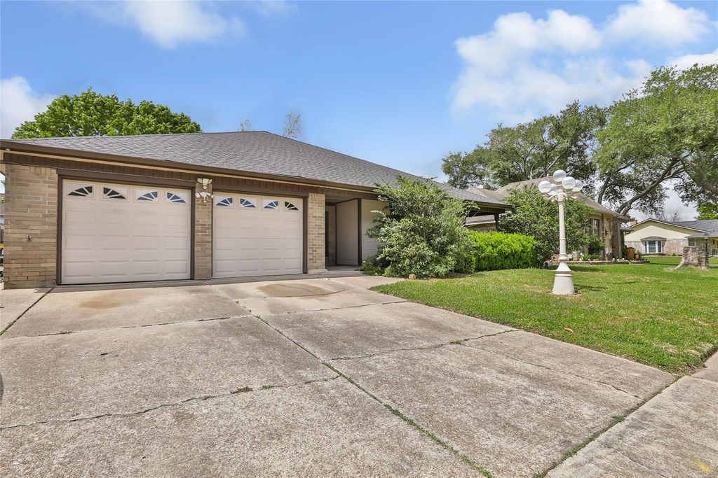 6006 Egypt Drive, Pasadena, TX 77505