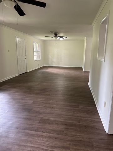 1421 JANIS DR, Memphis, TN 38116