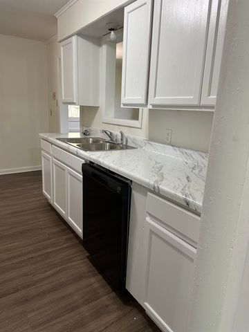 1421 JANIS DR, Memphis, TN 38116