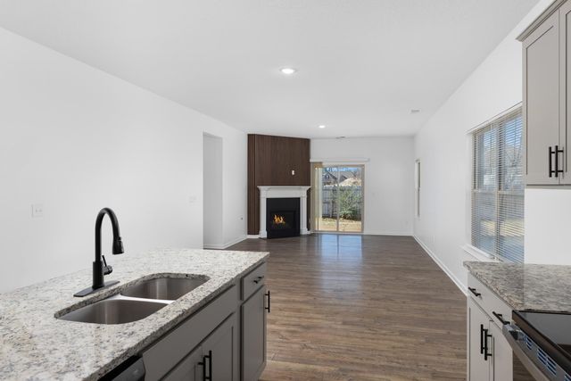 250 LILLY DR, Oakland, TN 38060