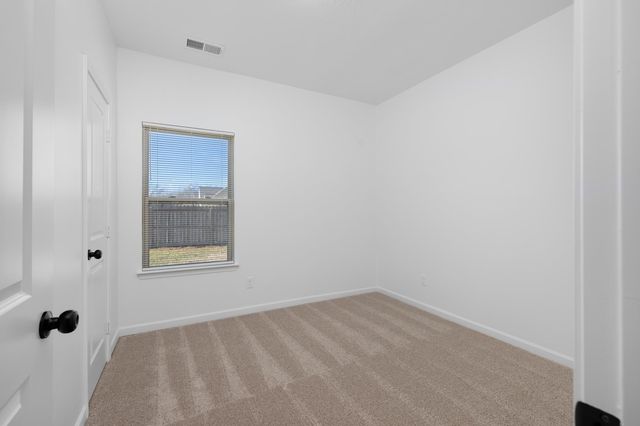 250 LILLY DR, Oakland, TN 38060