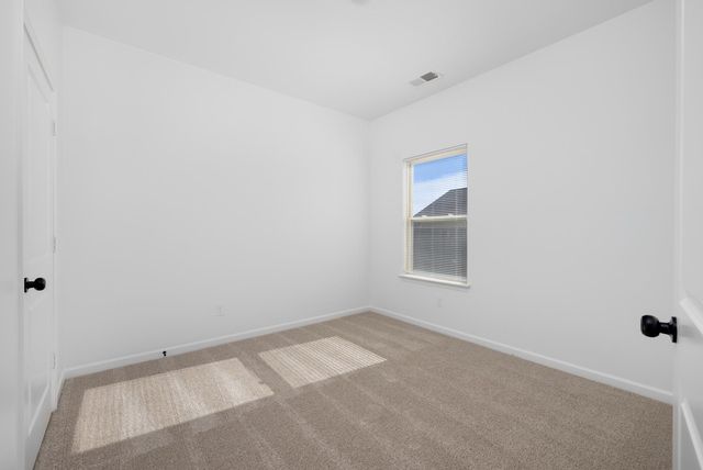 250 LILLY DR, Oakland, TN 38060