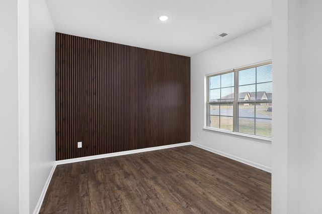 250 LILLY DR, Oakland, TN 38060