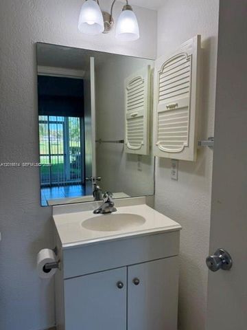 400 SW 134th Way 103F, Pembroke Pines, FL 33027