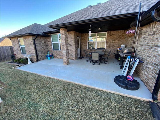 903 Azalea Farms Road, Noble, OK 73068