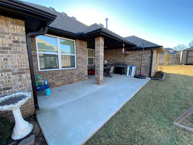 903 Azalea Farms Road, Noble, OK 73068