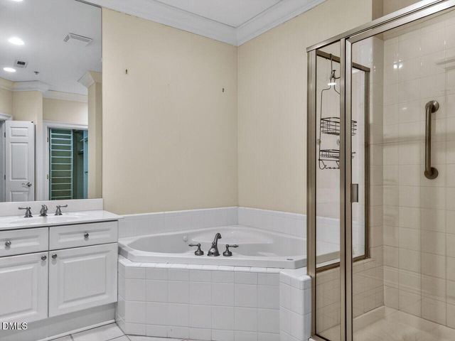 2901 Market Bridge Lane 104, Raleigh, NC 27608