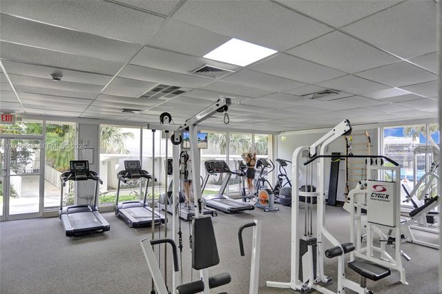 300 Bayview Dr PH10, Sunny Isles Beach, FL 33160