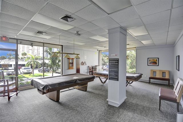 300 Bayview Dr PH10, Sunny Isles Beach, FL 33160