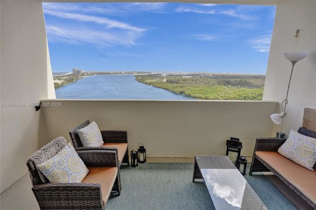 300 Bayview Dr PH10, Sunny Isles Beach, FL 33160