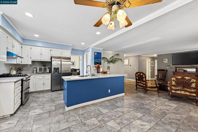 2353 Wayfarer Dr, Discovery Bay, CA 94505