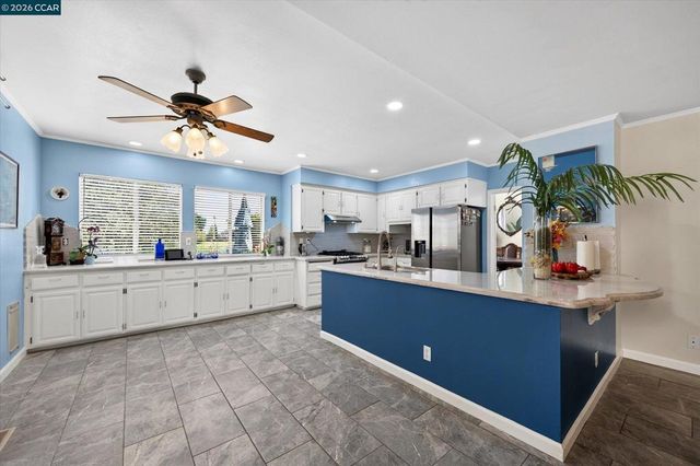 2353 Wayfarer Dr, Discovery Bay, CA 94505