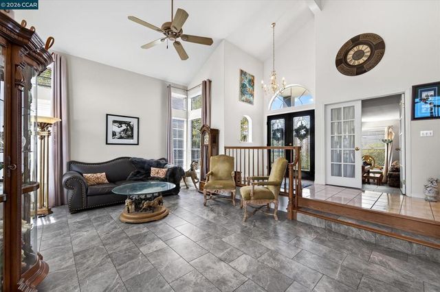 2353 Wayfarer Dr, Discovery Bay, CA 94505