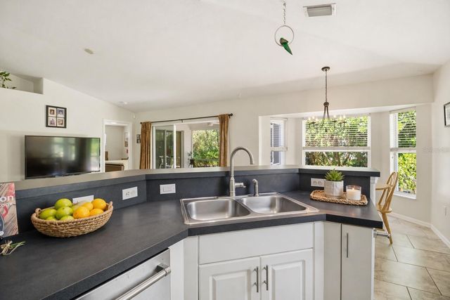 6228 38TH STREET E, Bradenton, FL 34203