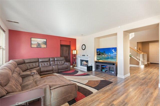 32735 Newham Court, Winchester, CA 92596