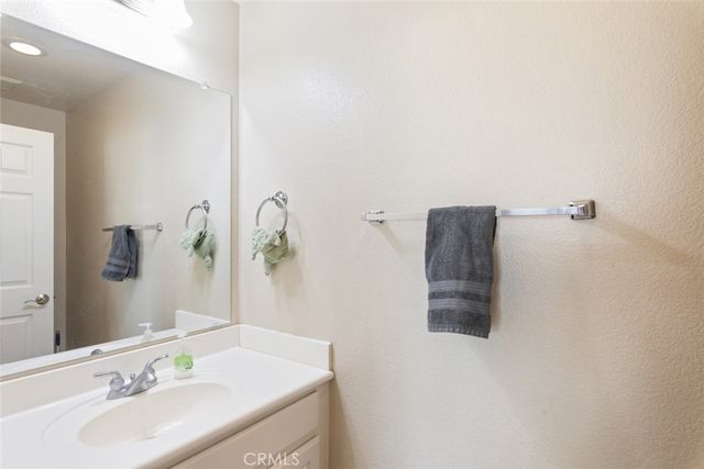 32735 Newham Court, Winchester, CA 92596