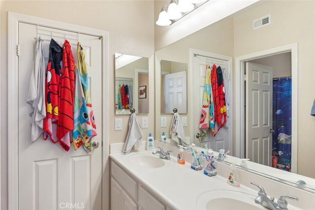 32735 Newham Court, Winchester, CA 92596