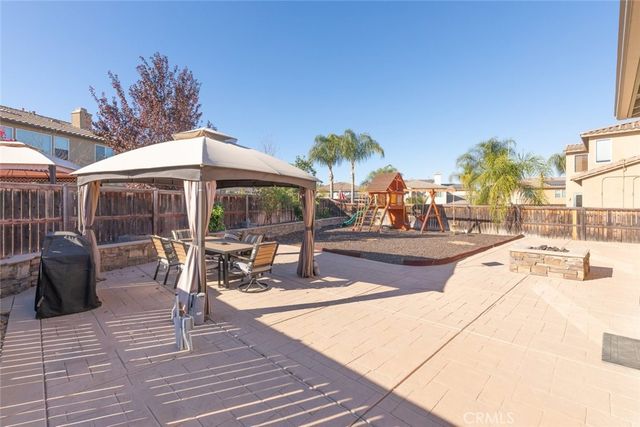 32735 Newham Court, Winchester, CA 92596