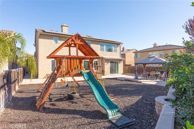 32735 Newham Court, Winchester, CA 92596