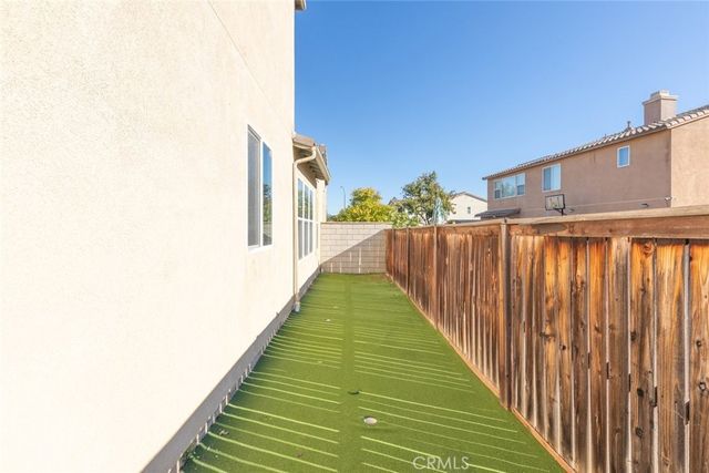 32735 Newham Court, Winchester, CA 92596