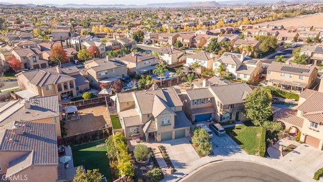 32735 Newham Court, Winchester, CA 92596