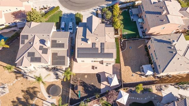 32735 Newham Court, Winchester, CA 92596