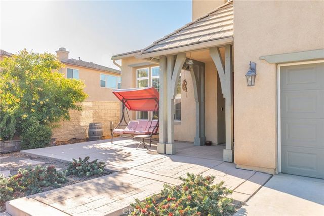 32735 Newham Court, Winchester, CA 92596