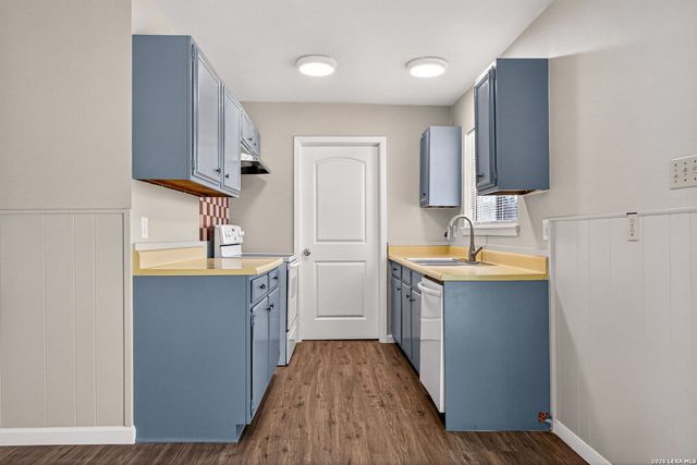 301 Deborah Drive, Converse, TX 78109