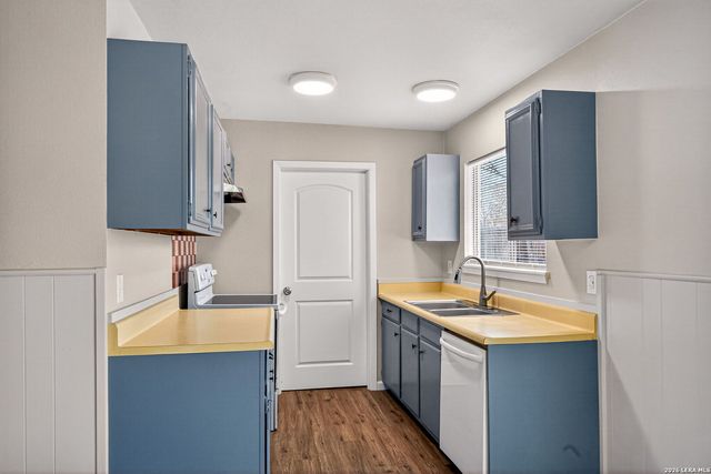 301 Deborah Drive, Converse, TX 78109