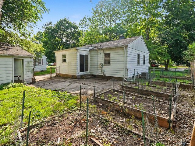 533 Hunt Place, Ypsilanti, MI 48198