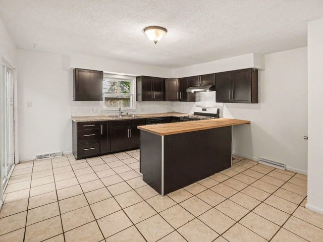 533 Hunt Place, Ypsilanti, MI 48198