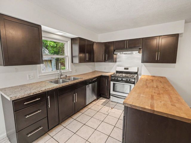 533 Hunt Place, Ypsilanti, MI 48198