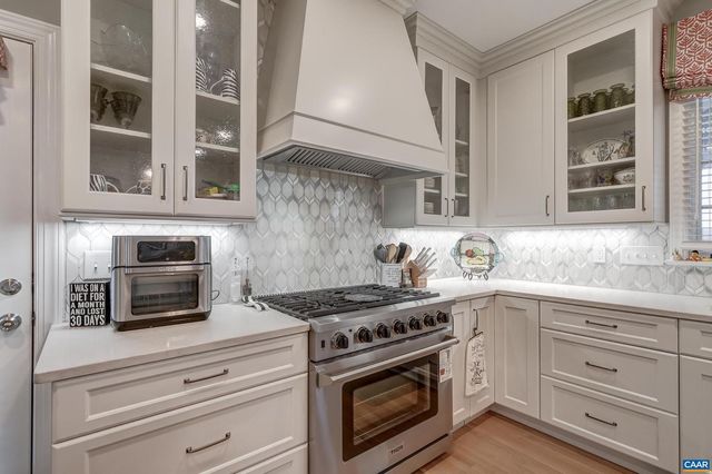 445 BURCHS CREEK RD, Crozet, VA 22932