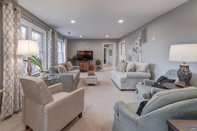 445 BURCHS CREEK RD, Crozet, VA 22932