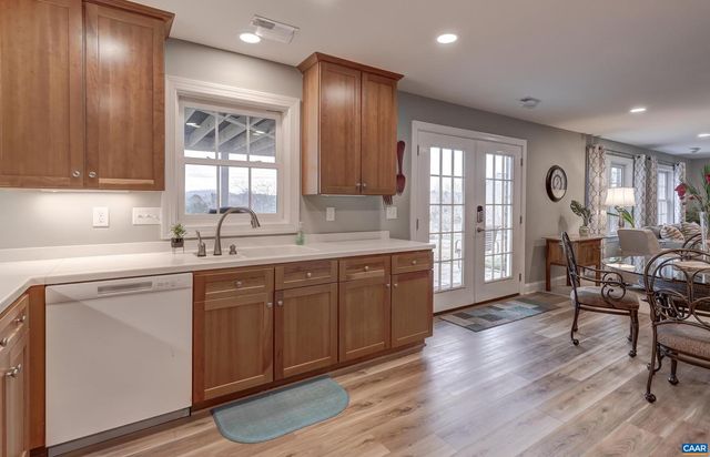 445 BURCHS CREEK RD, Crozet, VA 22932